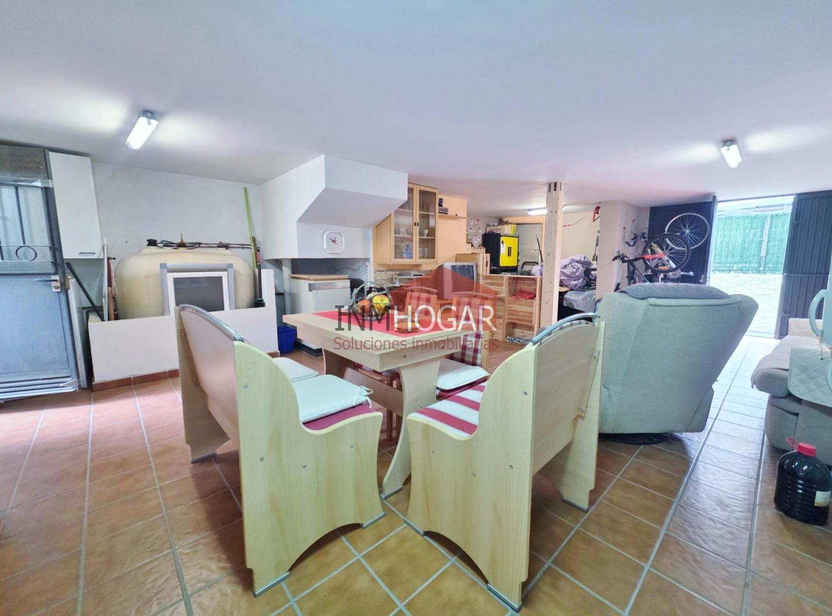 Adosado en Venta en Navaluenga