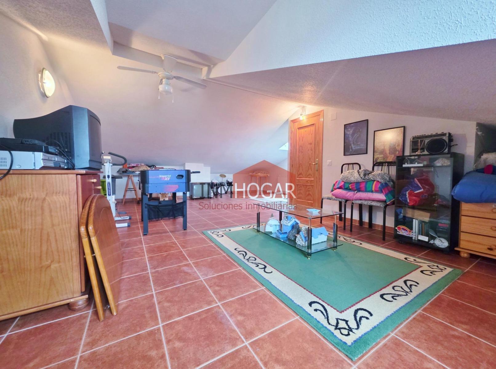 Adosado en Venta en Navaluenga