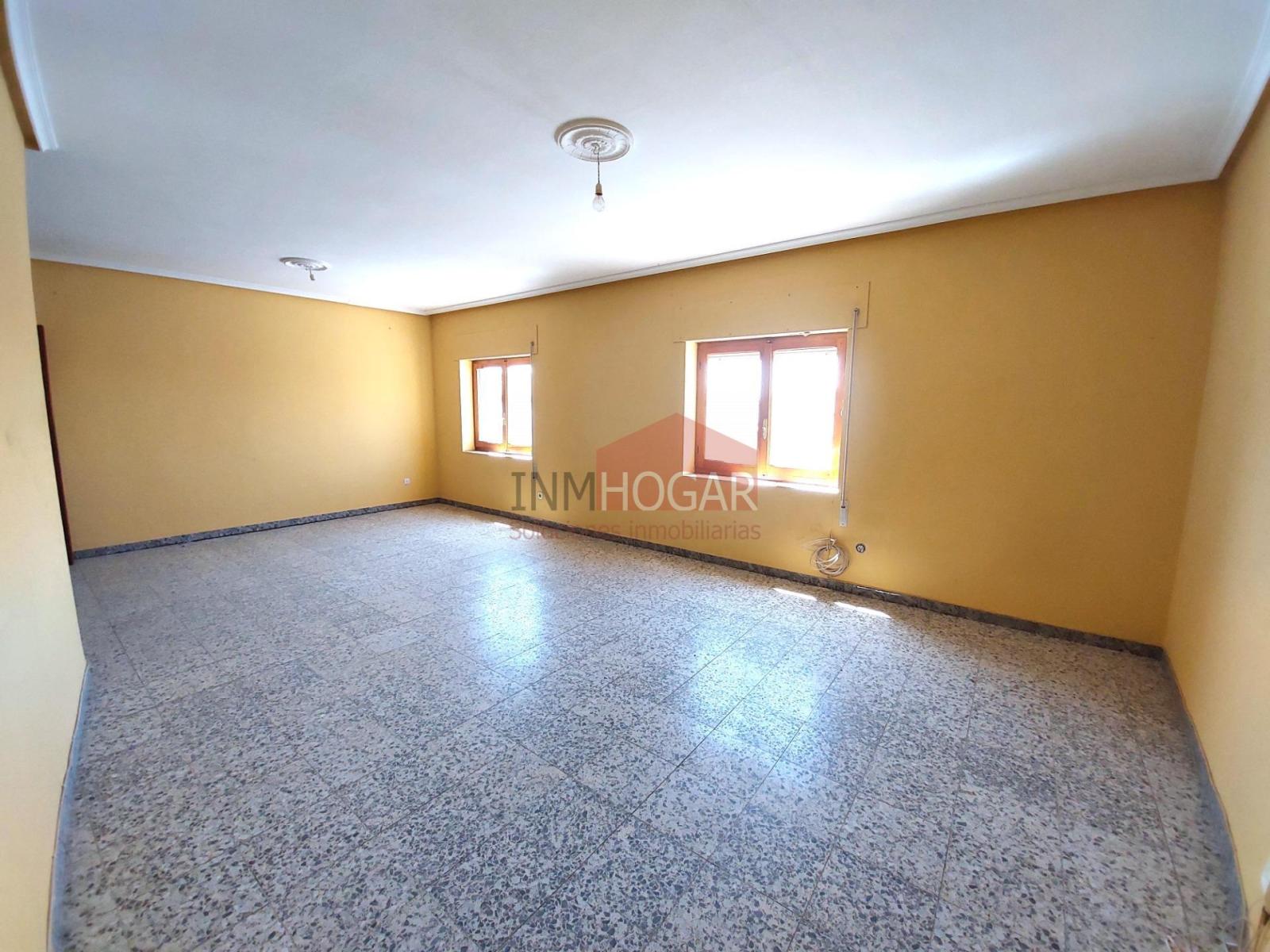 Rural House for Sale in Palacios de Goda