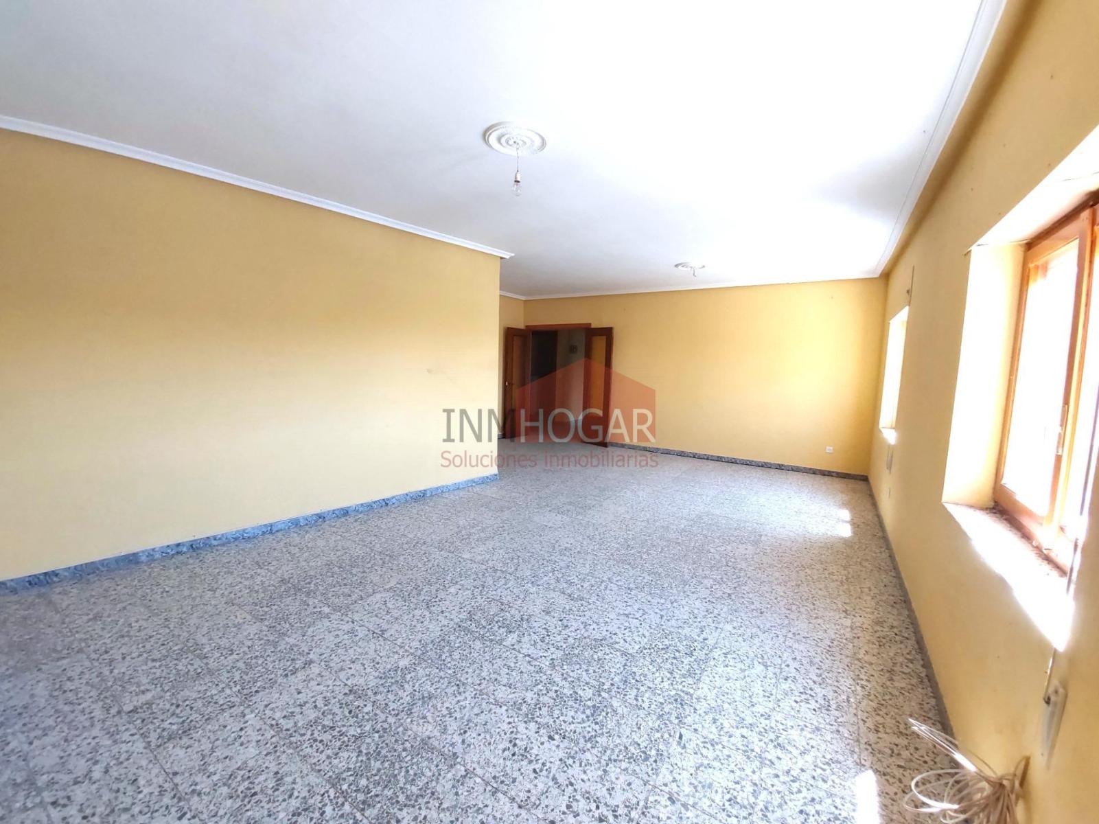 Rural House for Sale in Palacios de Goda