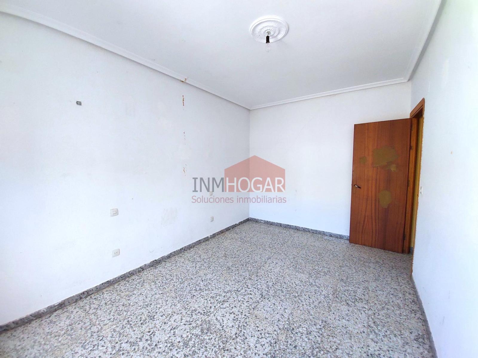 Rural House for Sale in Palacios de Goda