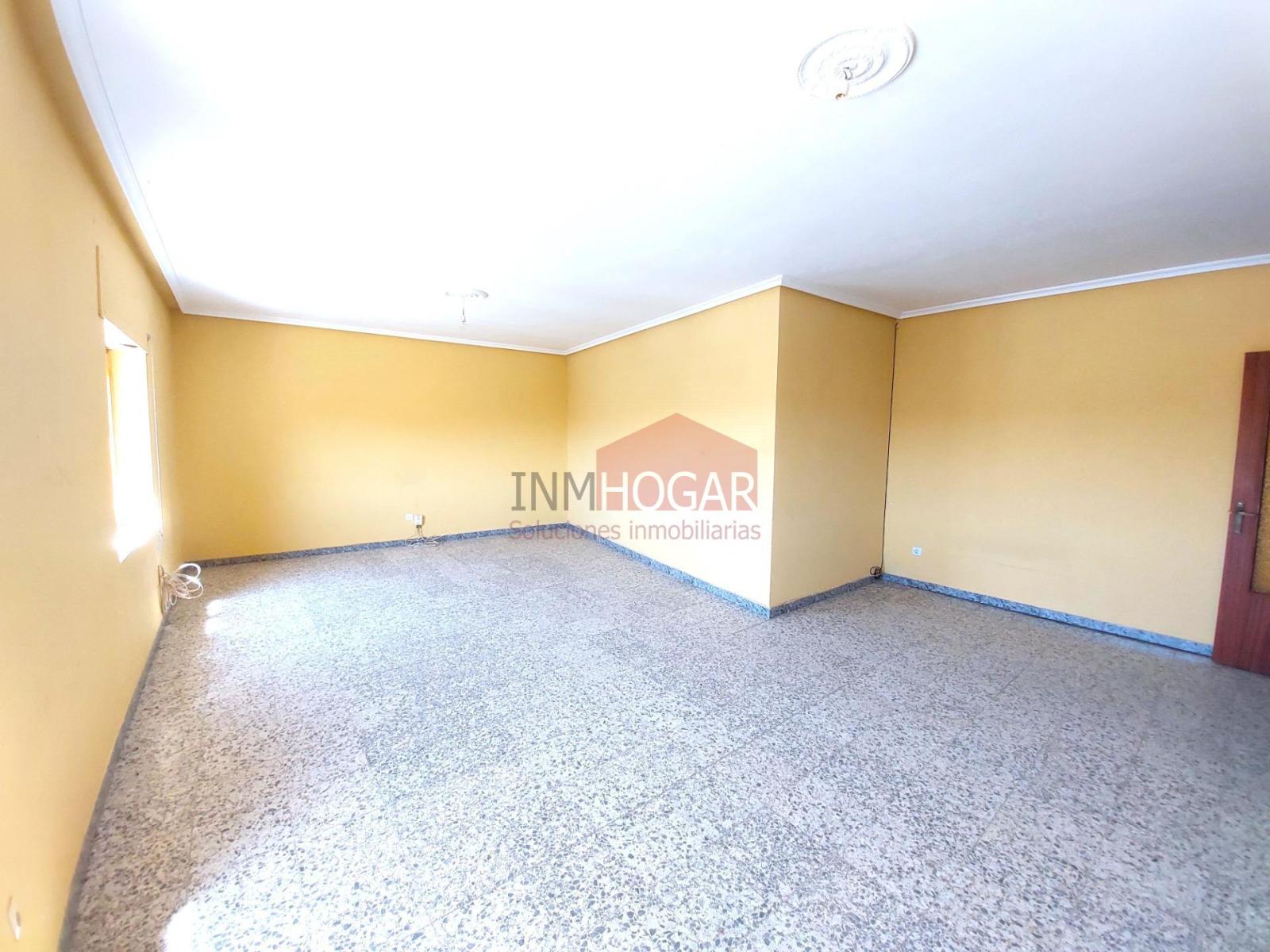Rural House for Sale in Palacios de Goda
