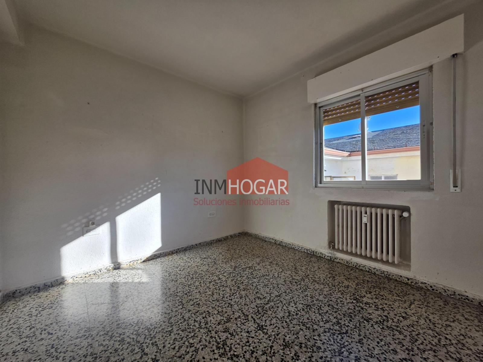 Flat for Sale in Ávila