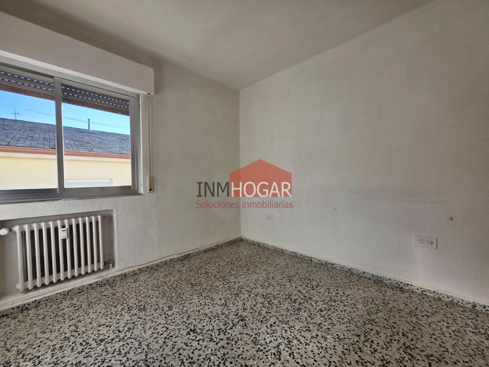 Flat for Sale in Ávila