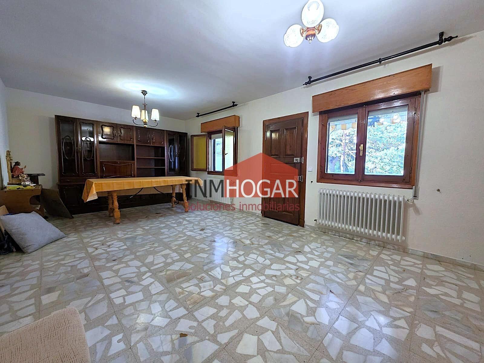 Chalet for Sale in Ávila