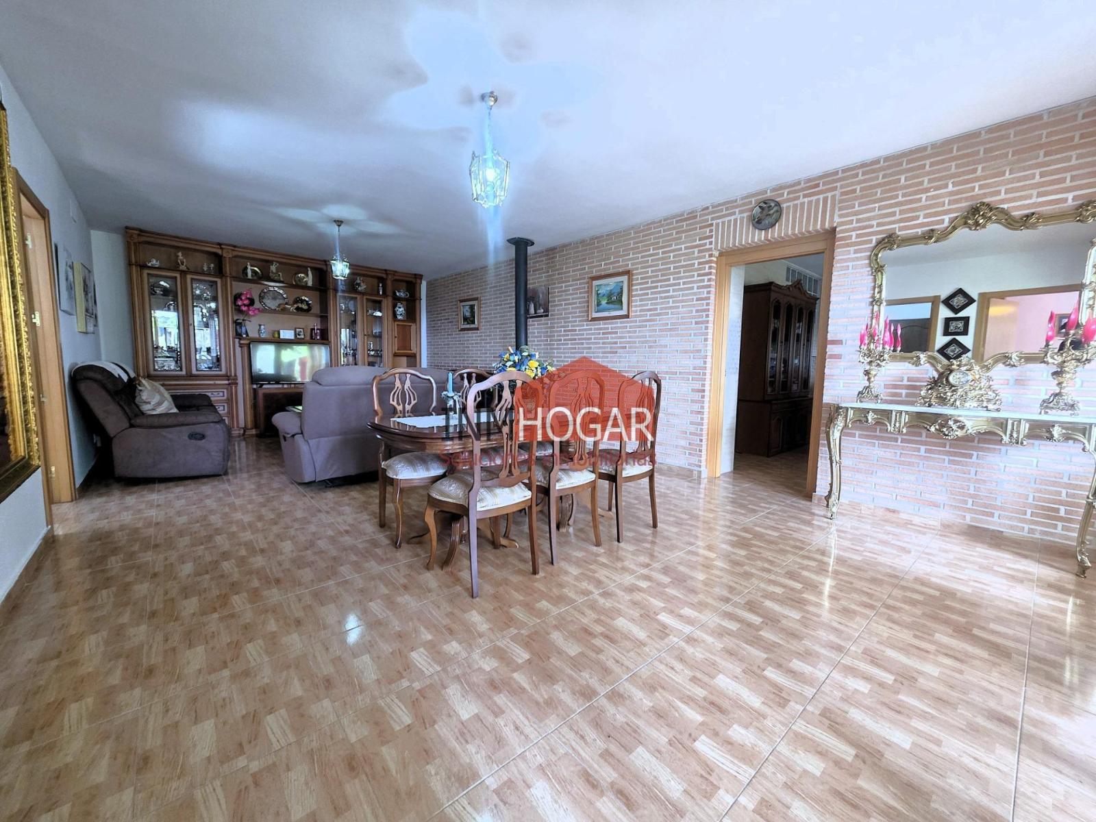 Chalet for Sale in Guisando