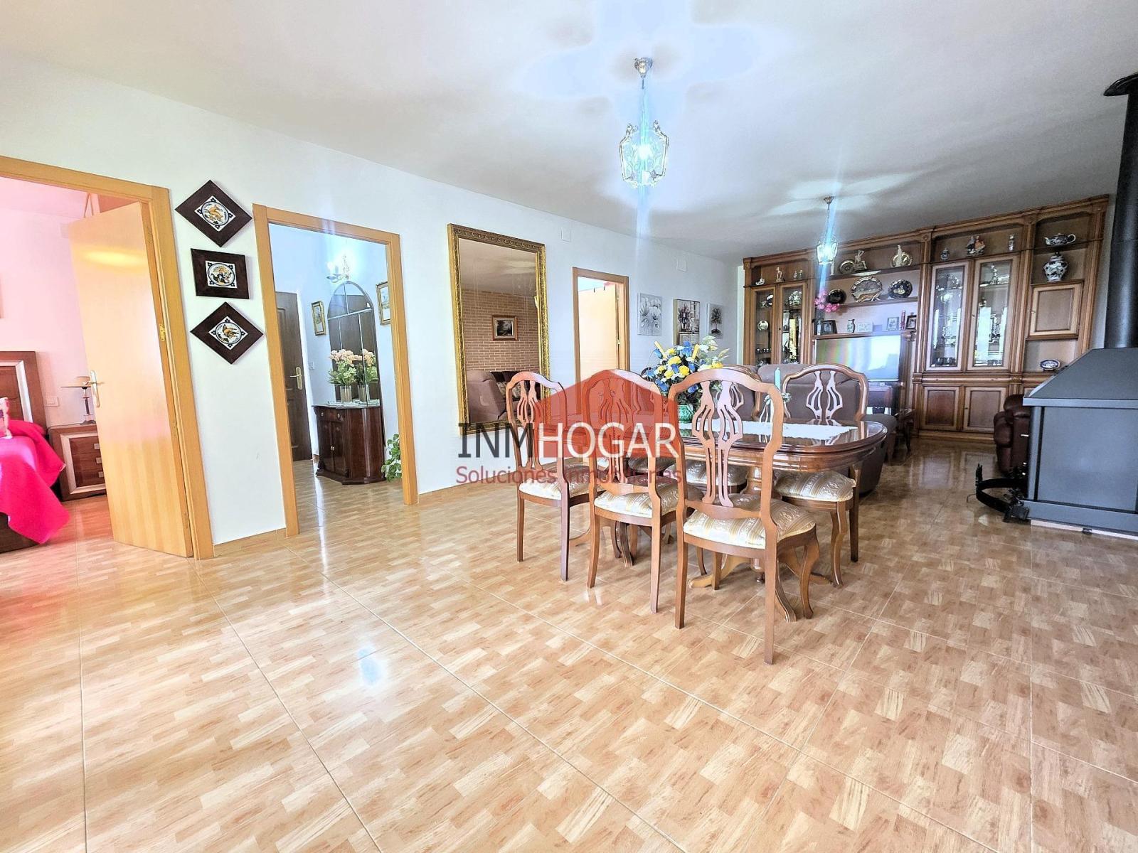 Chalet for Sale in Guisando