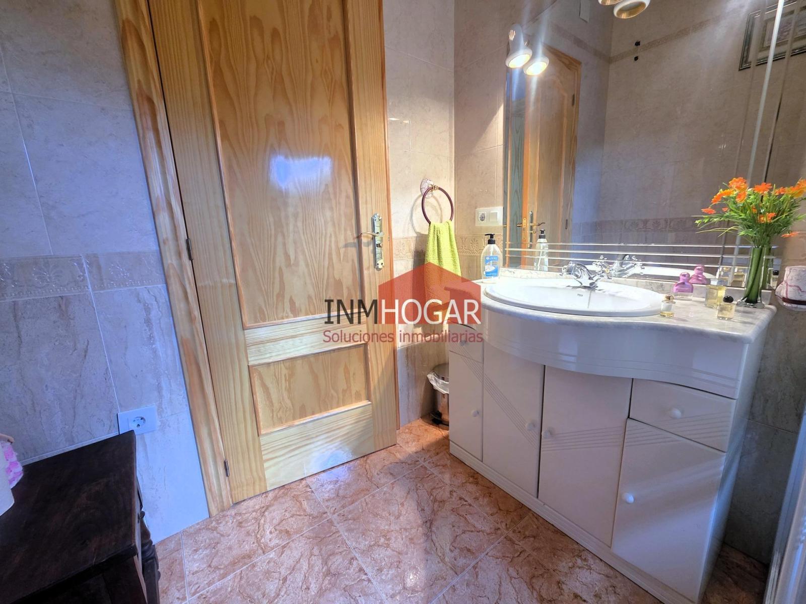 Chalet for Sale in Guisando