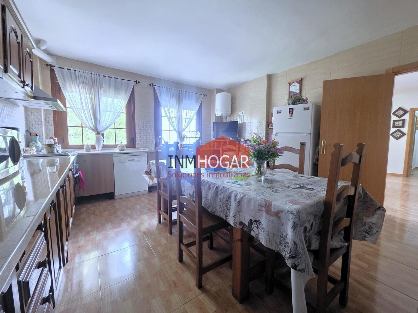 Chalet for Sale in Guisando