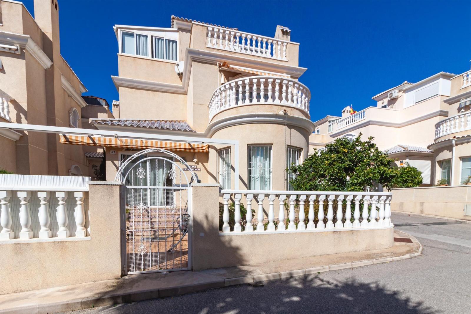 Villa en Venta en Orihuela