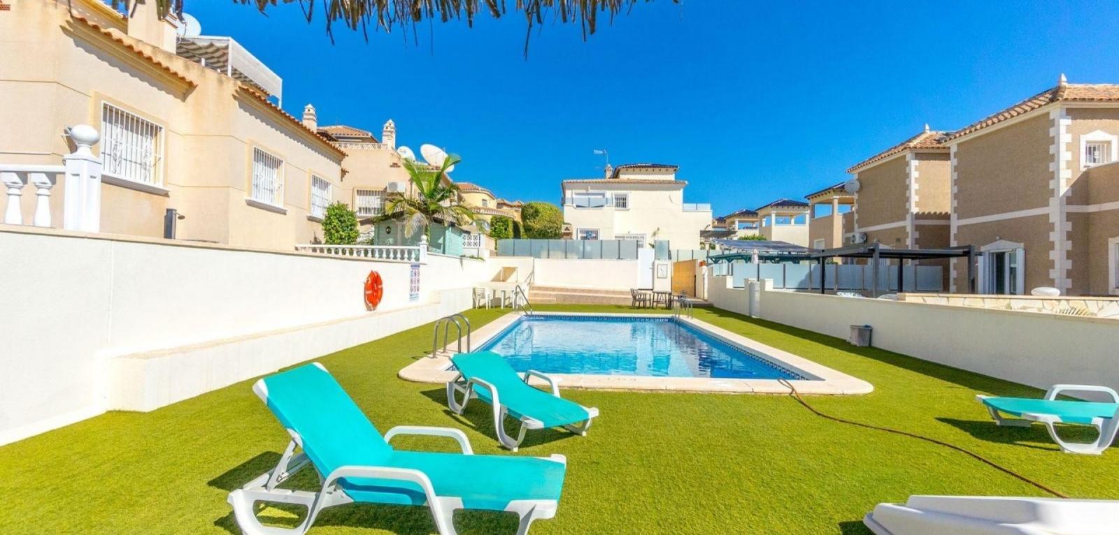 Villa en Venta en Orihuela