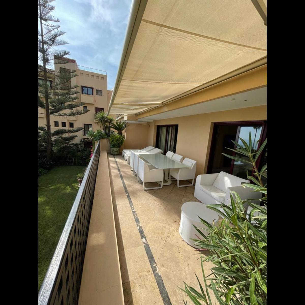 Apartamento en Venta en Estepona