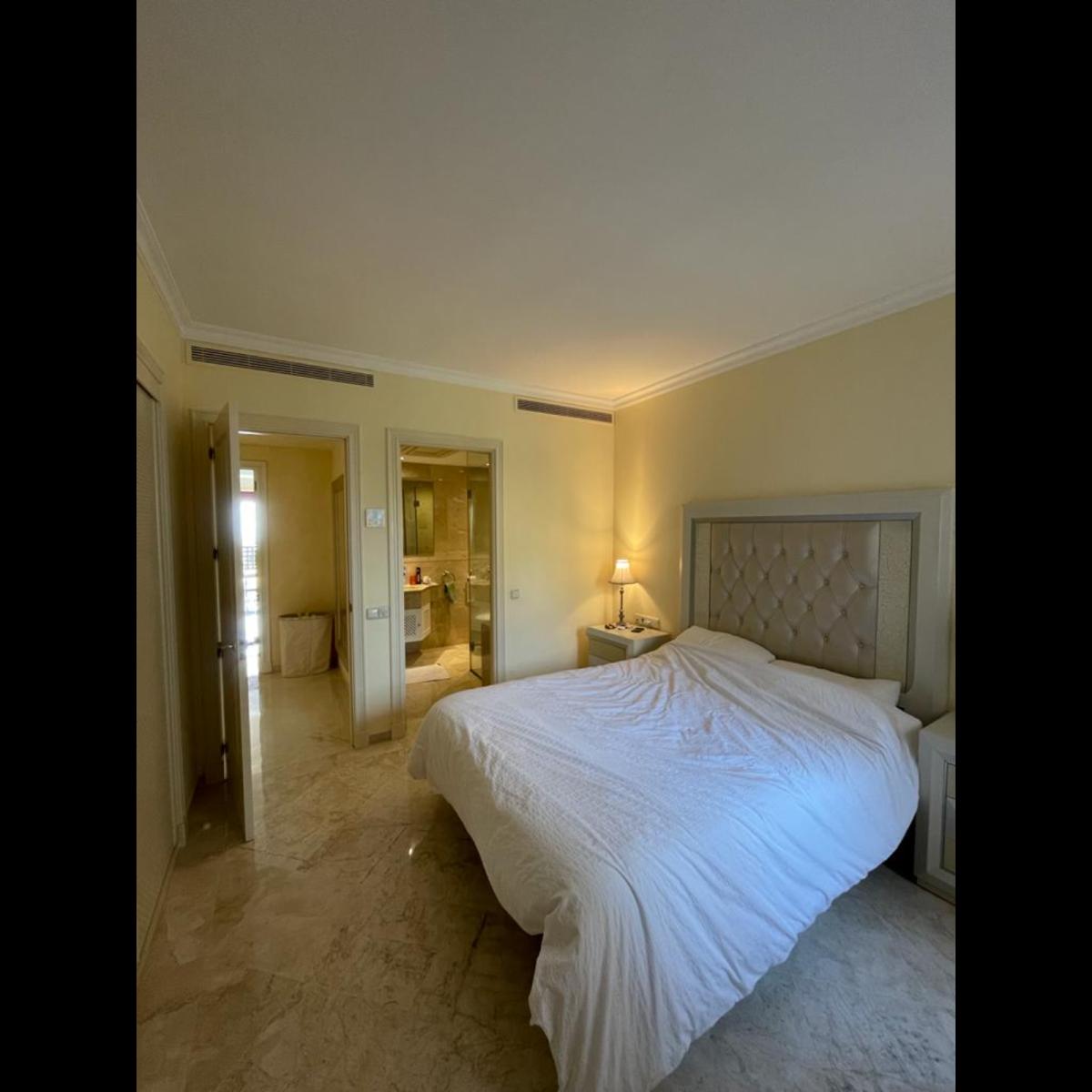 Apartamento en Venta en Estepona