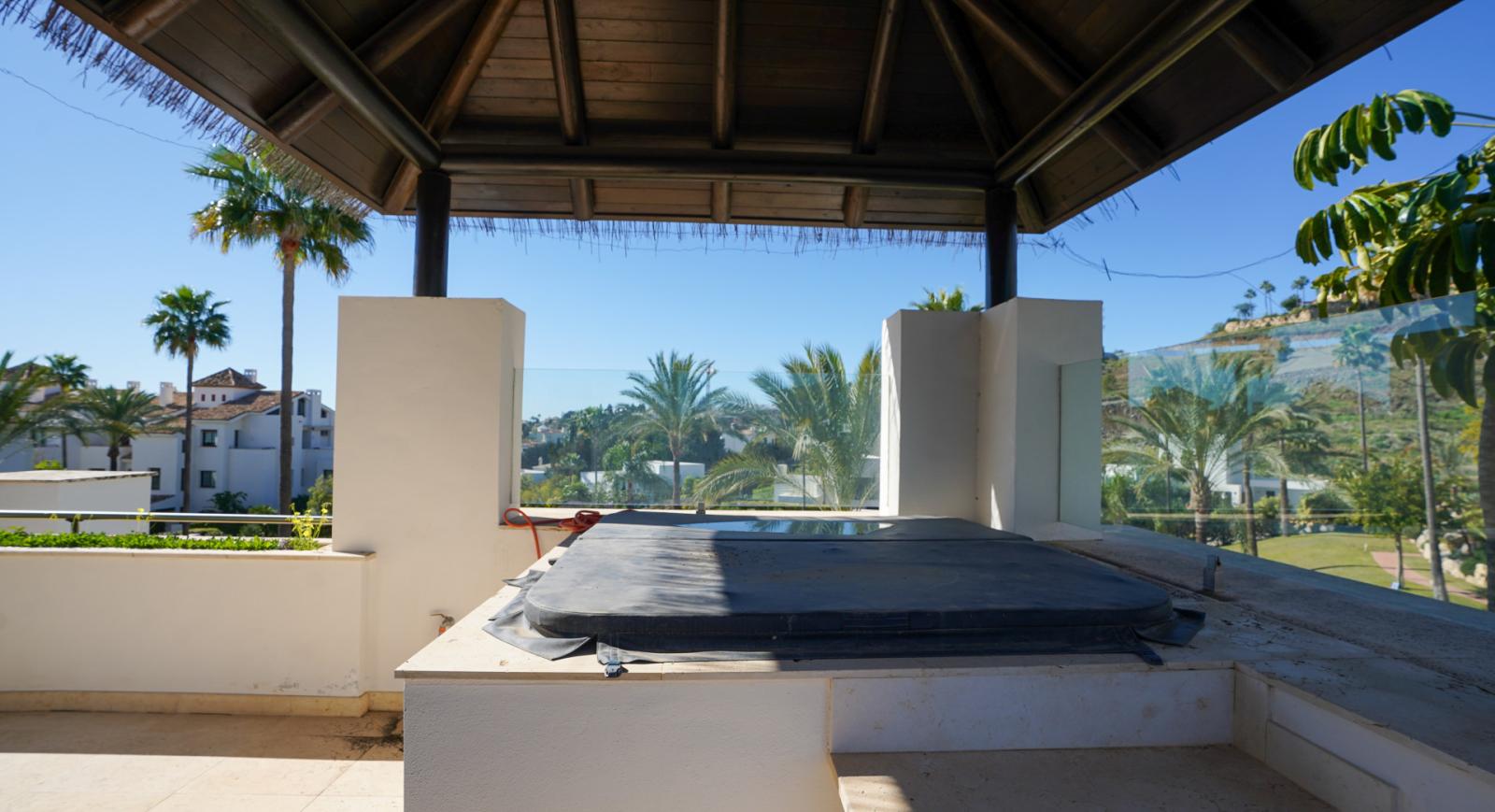 Penthouse for Rent in Benahavís