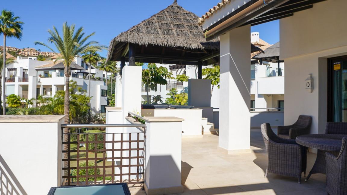 Penthouse for Rent in Benahavís