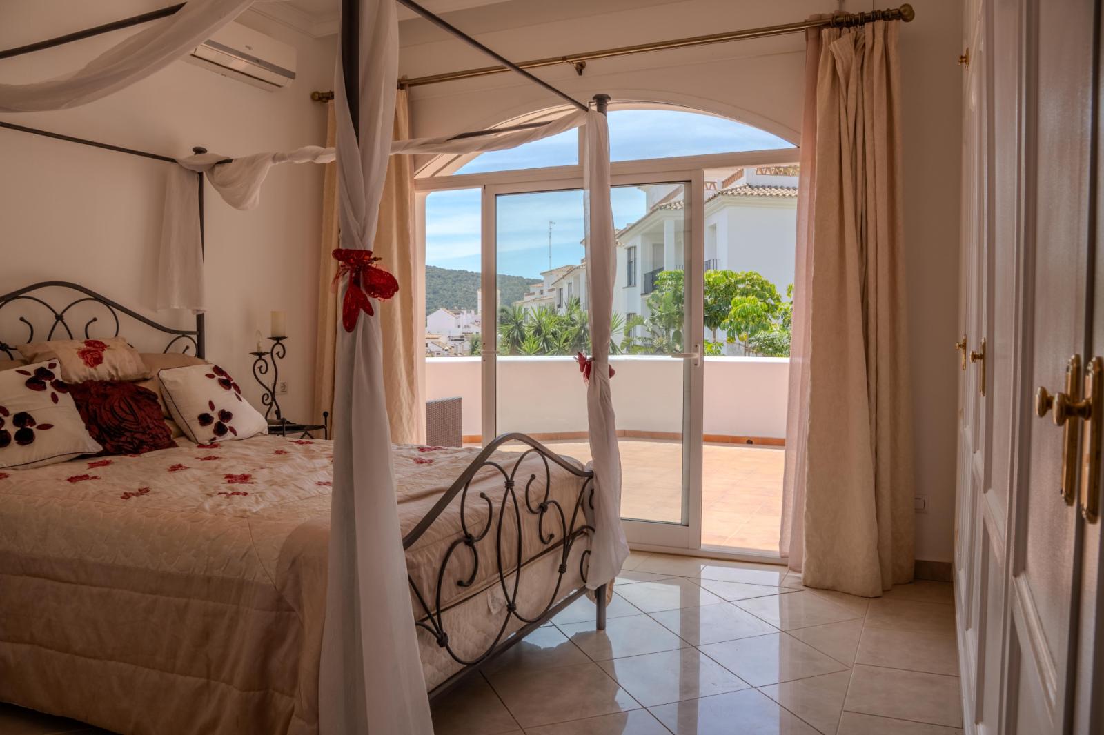 Villa for Sale in Benahavís