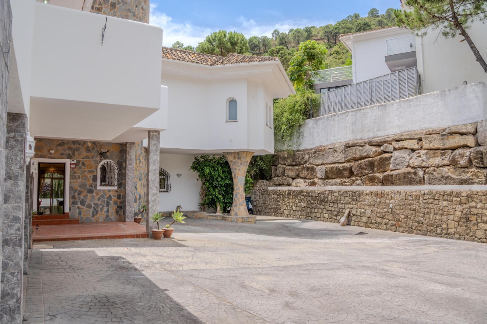 Villa for Sale in Benahavís
