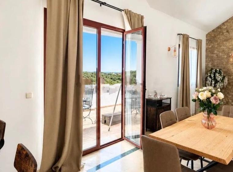 Villa for Sale in Casares