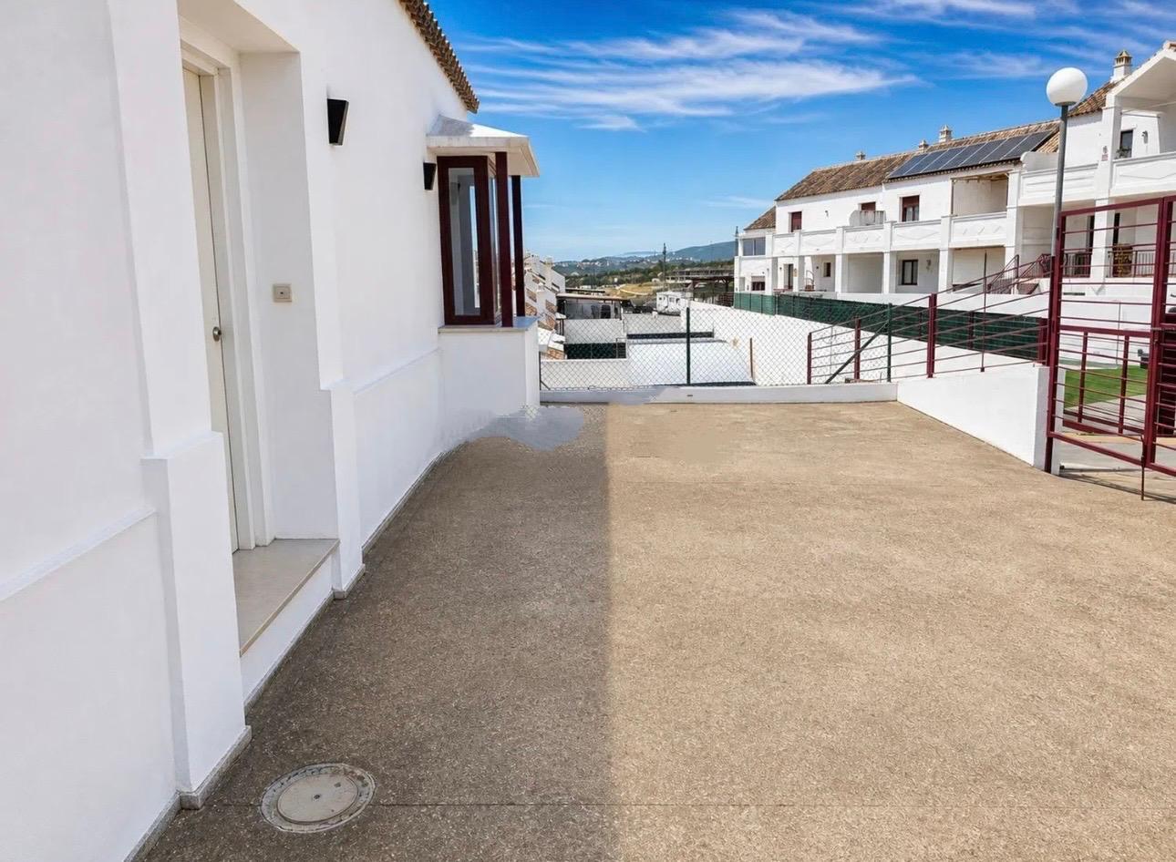 Villa for Sale in Casares
