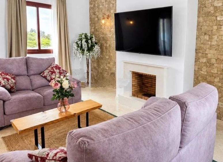 Villa for Sale in Casares