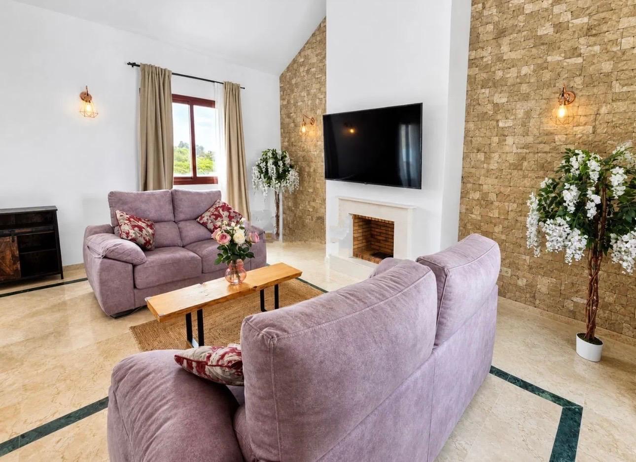 Villa for Sale in Casares
