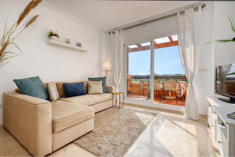 Penthouse for Rent in Casares