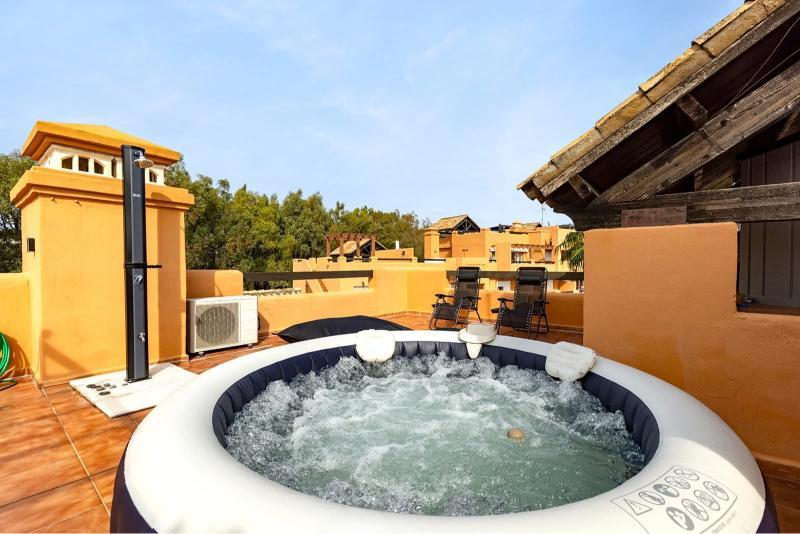 Penthouse for Rent in Casares