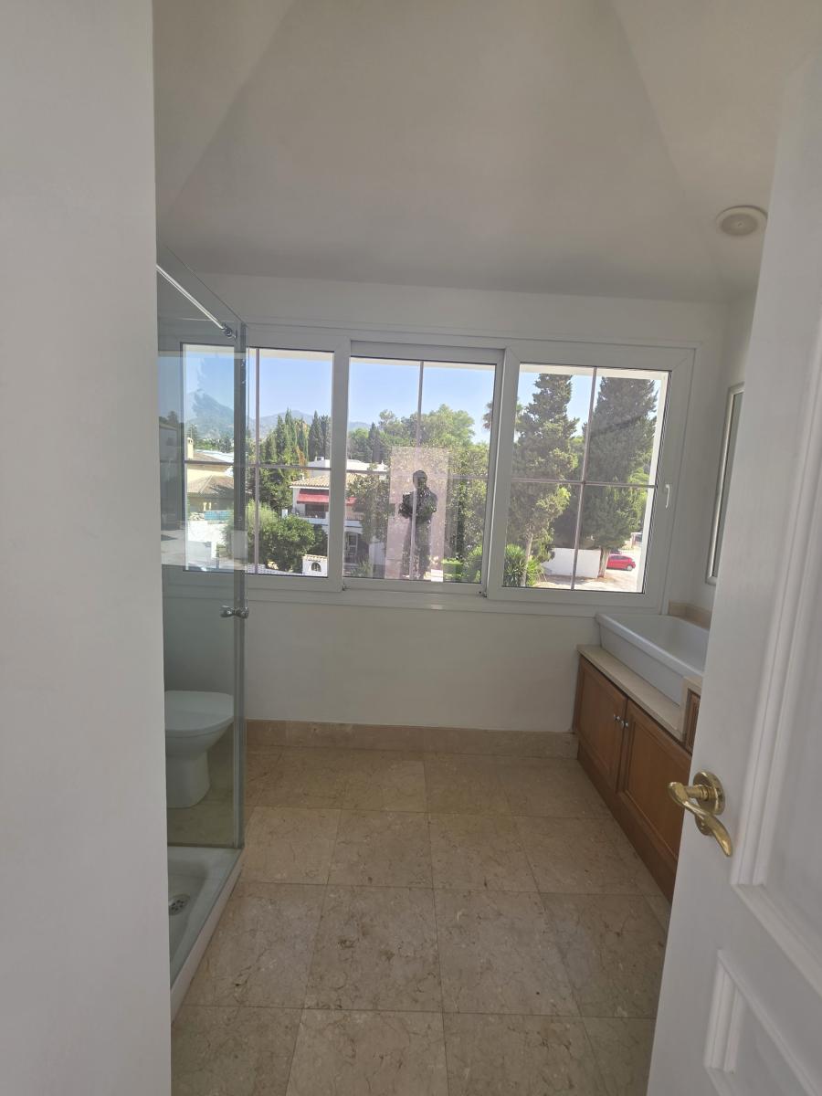 Premise for Rent in Marbella