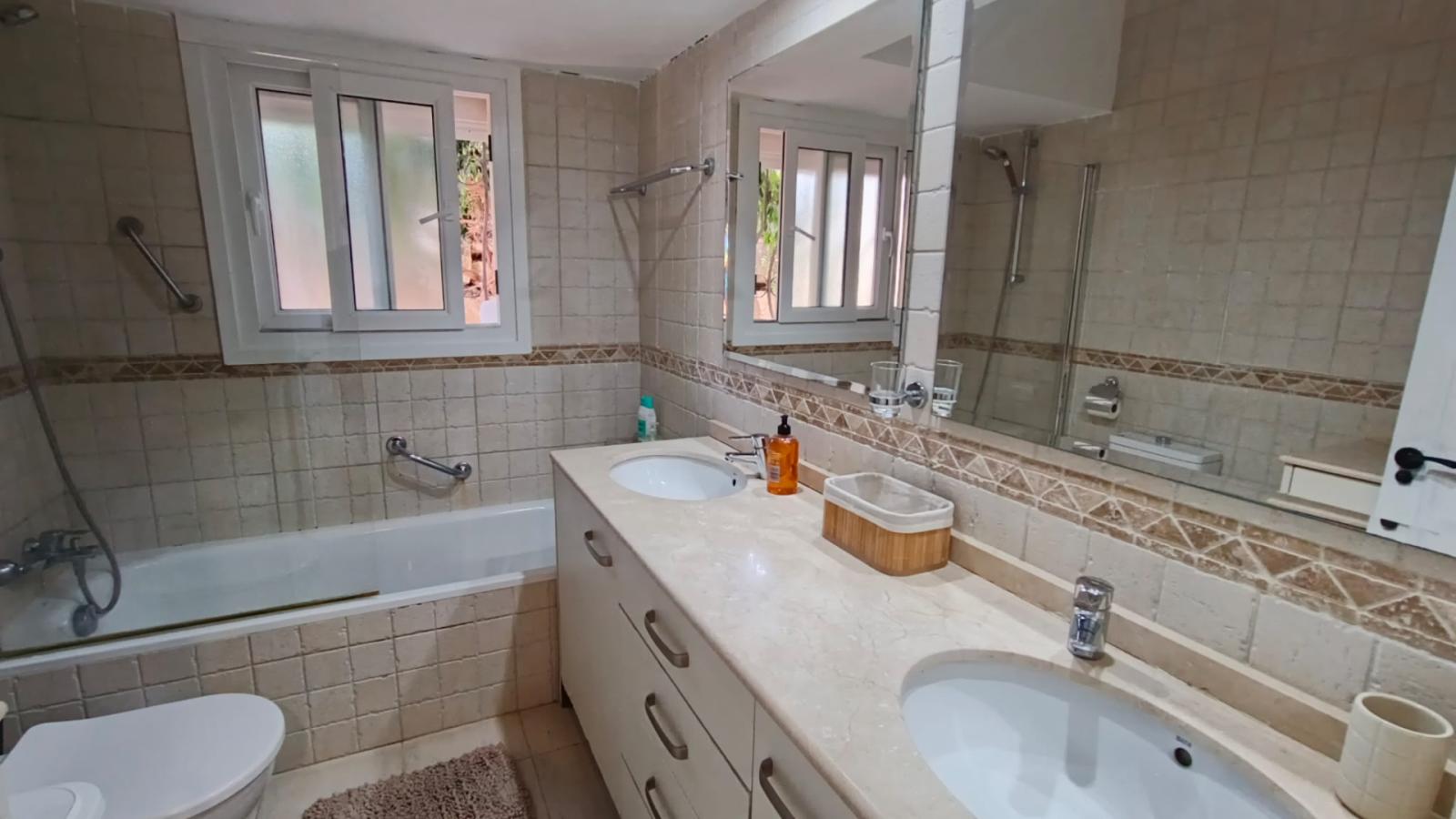 Villa for Rent in Estepona