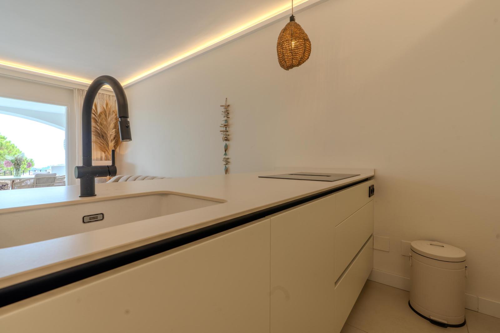 Apartment for Rent in Benahavís