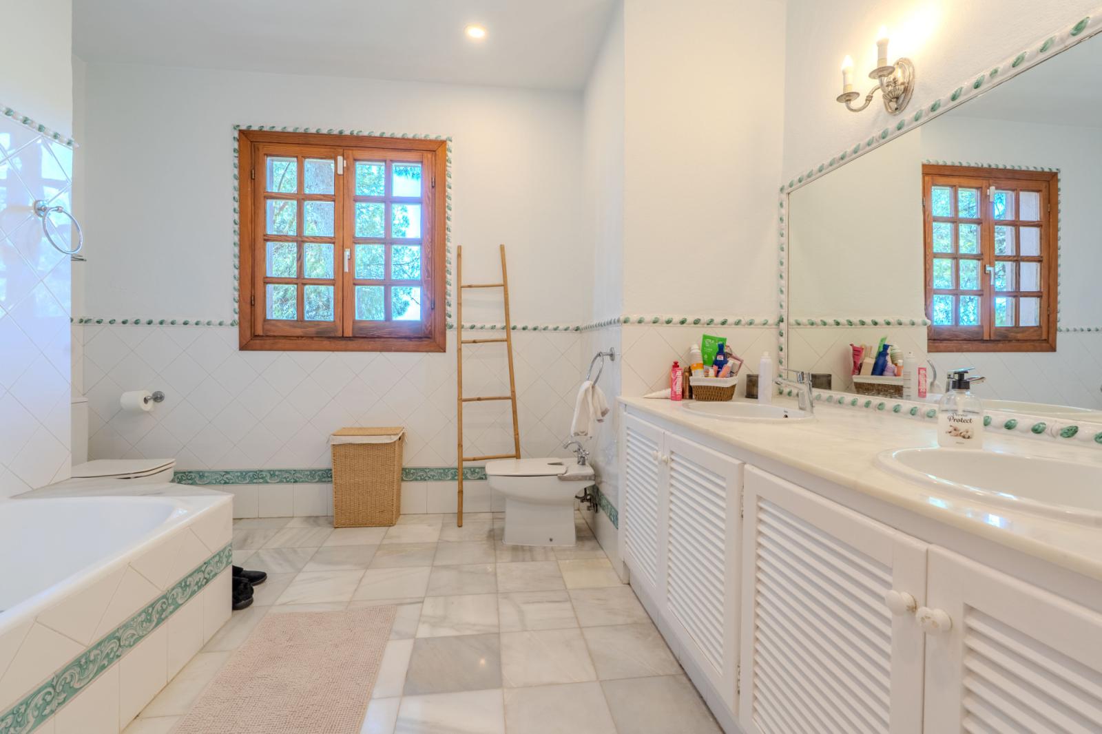 Villa for Rent in Benahavís