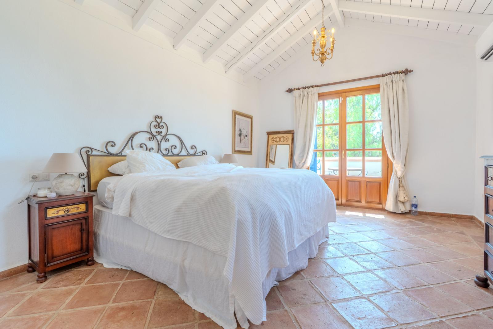 Villa for Rent in Benahavís