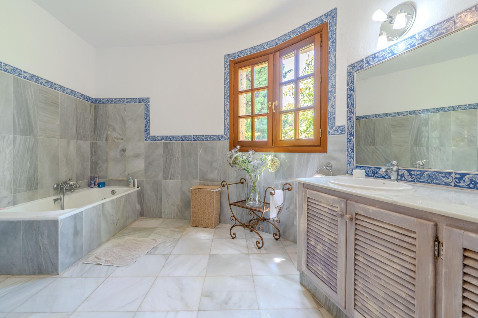 Villa for Rent in Benahavís