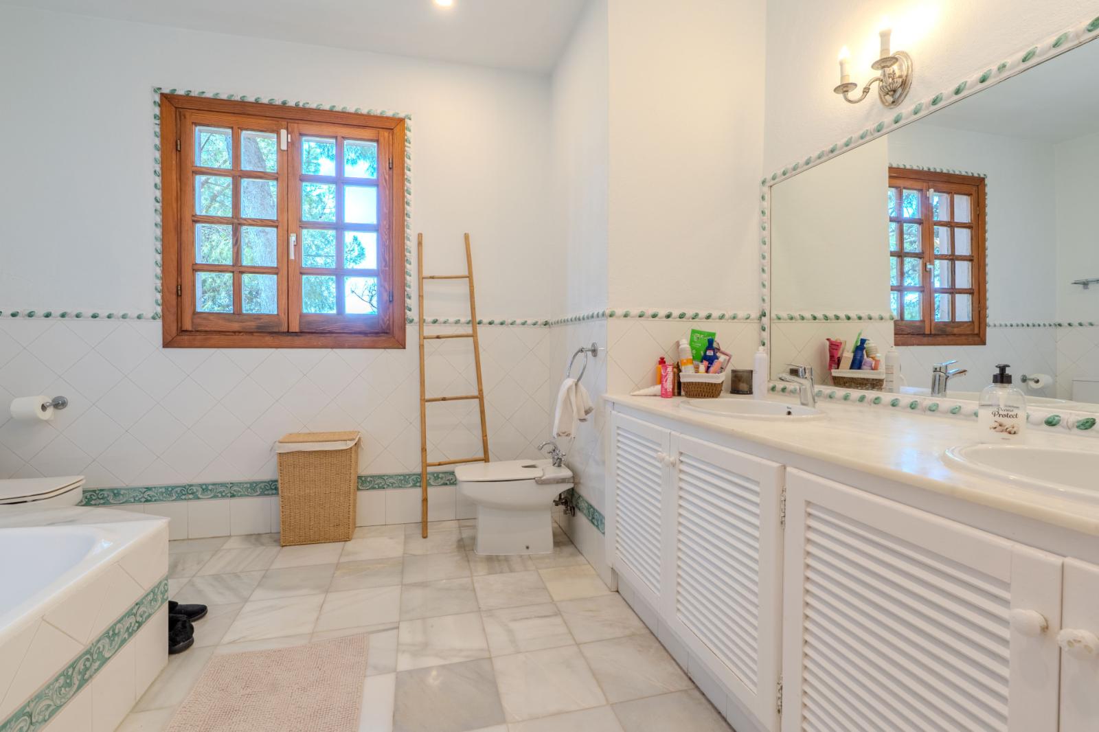 Villa for Rent in Benahavís