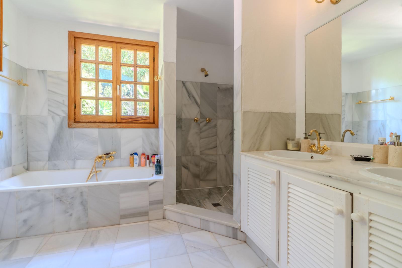 Villa for Rent in Benahavís