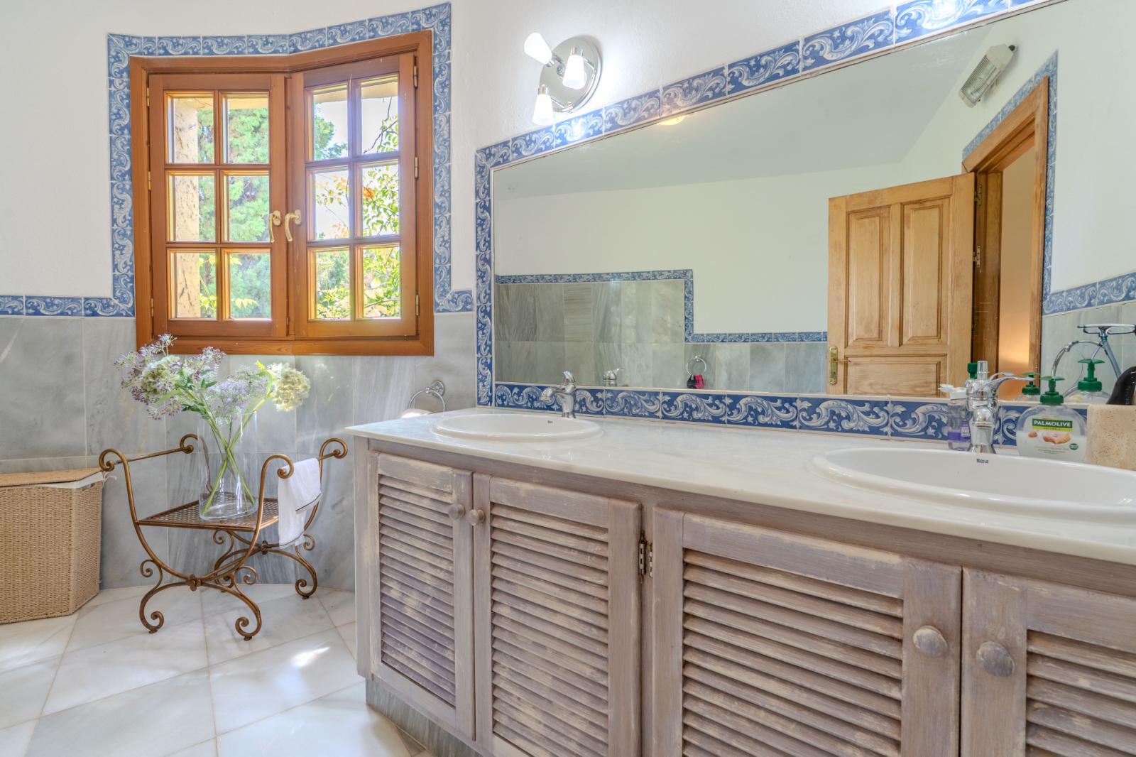Villa for Rent in Benahavís