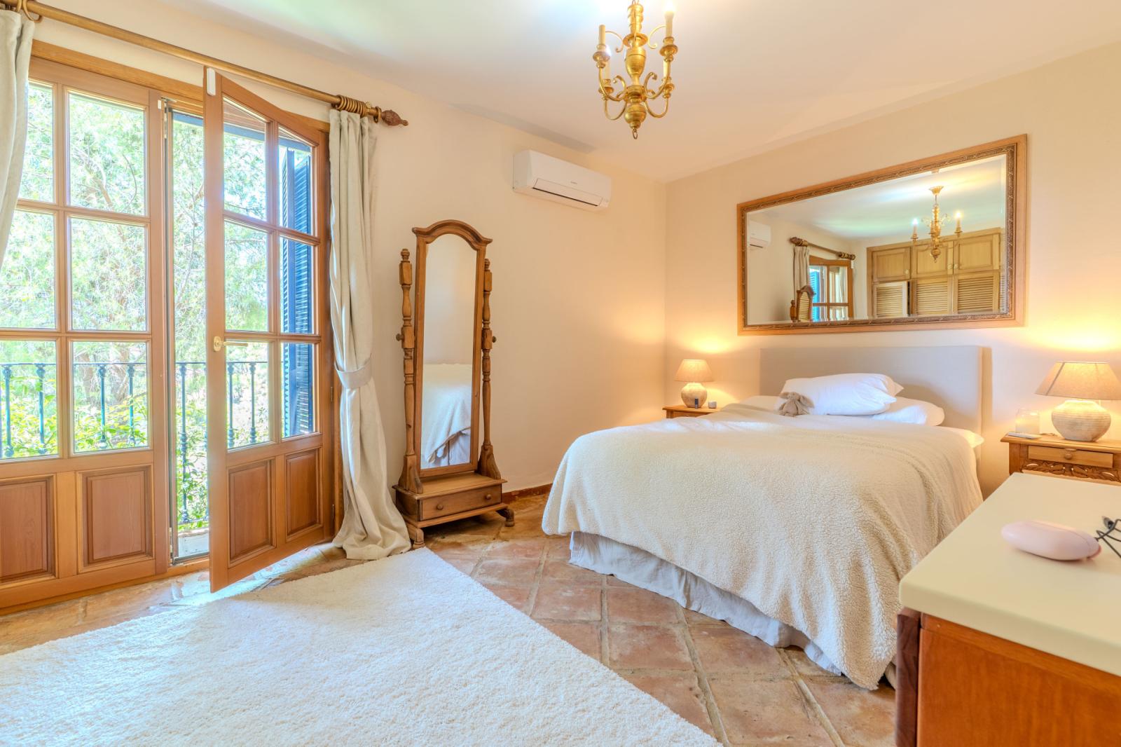 Villa for Rent in Benahavís