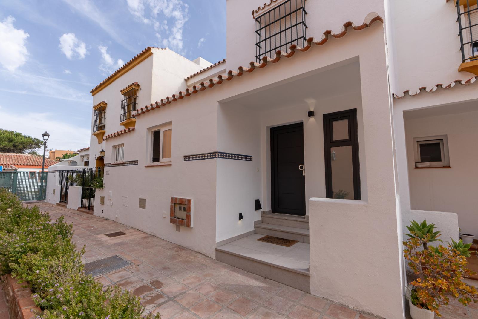 House for Rent in Casares