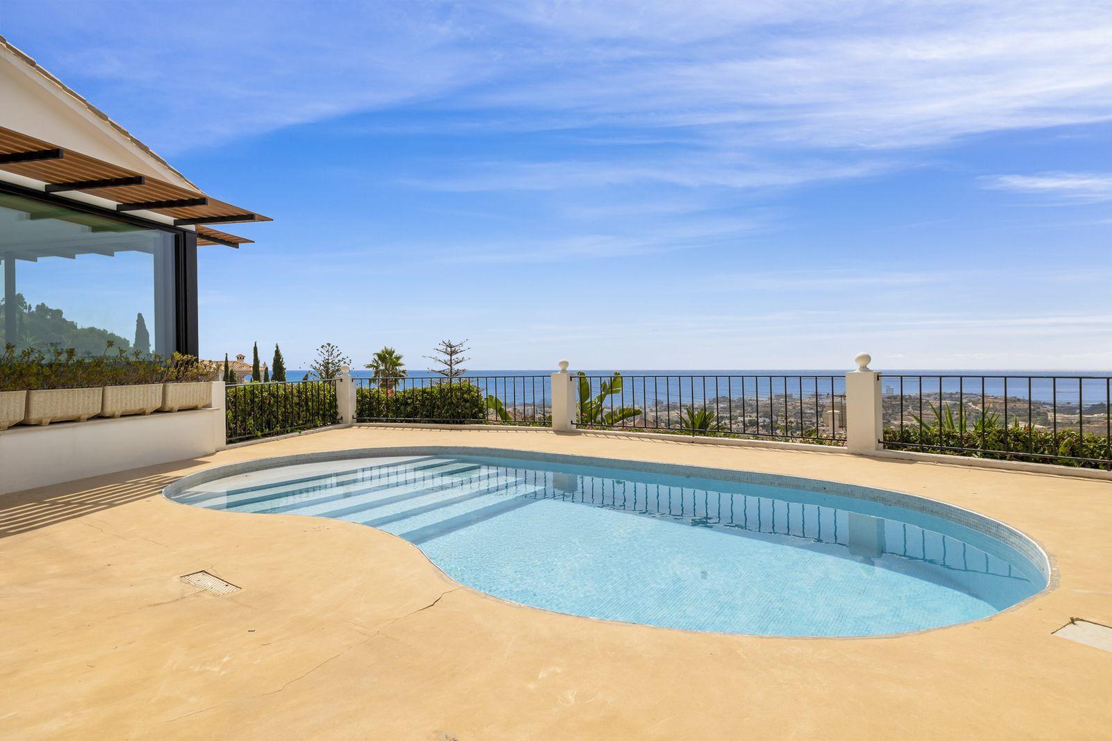Villa for Sale in Benalmádena