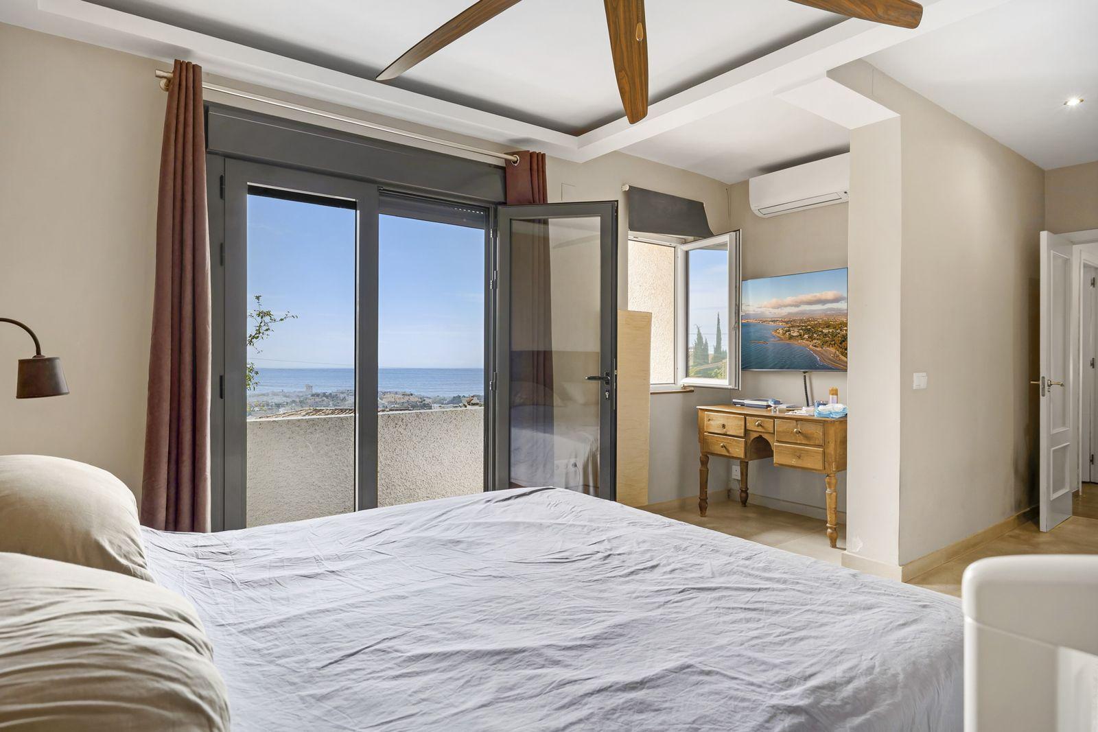 Villa for Sale in Benalmádena