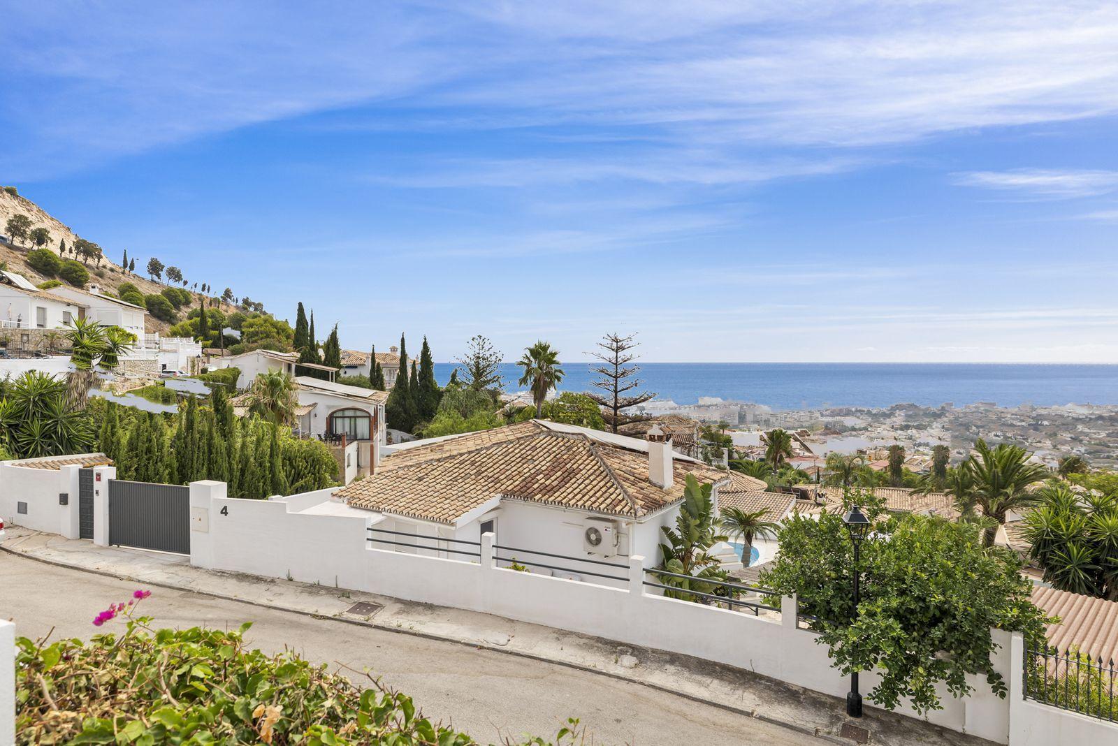 Villa for Sale in Benalmádena