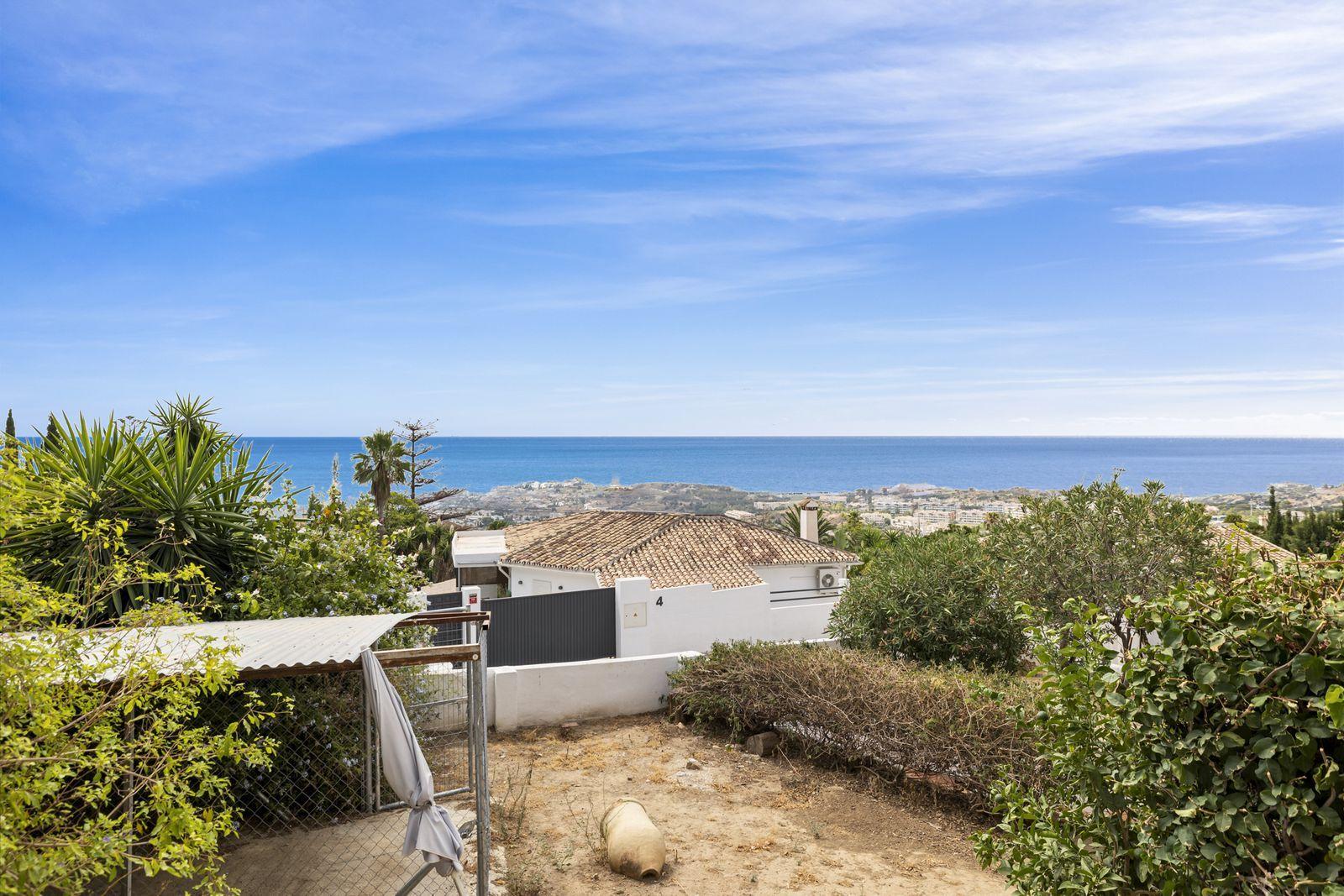Villa for Sale in Benalmádena