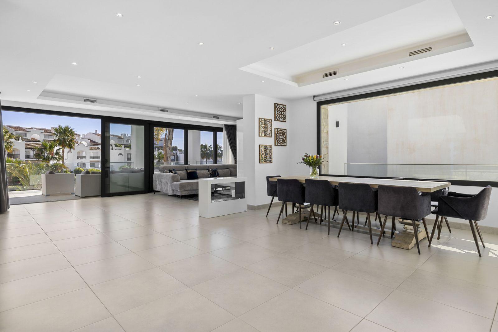 Villa for Sale in Benalmádena