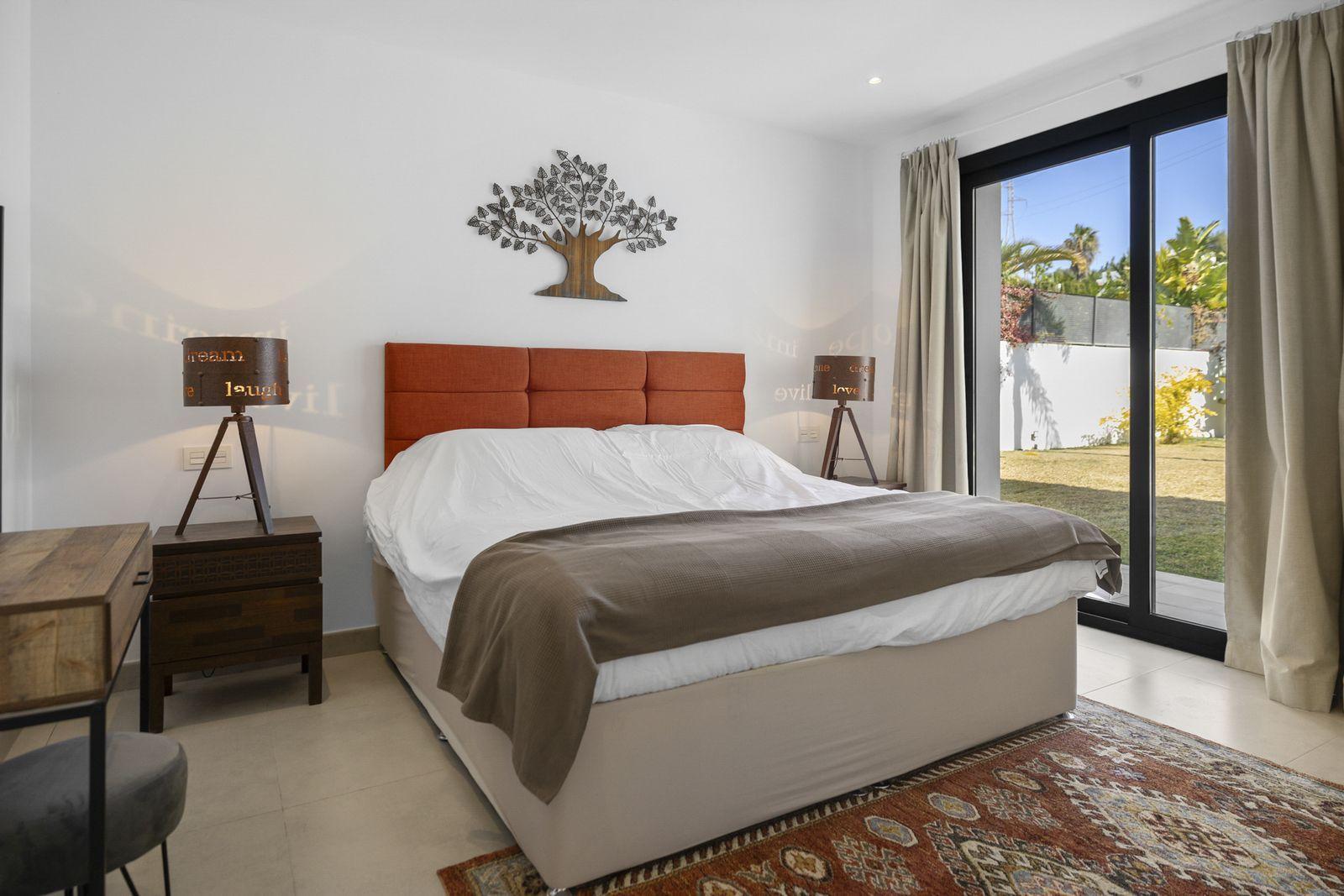 Villa for Sale in Benalmádena