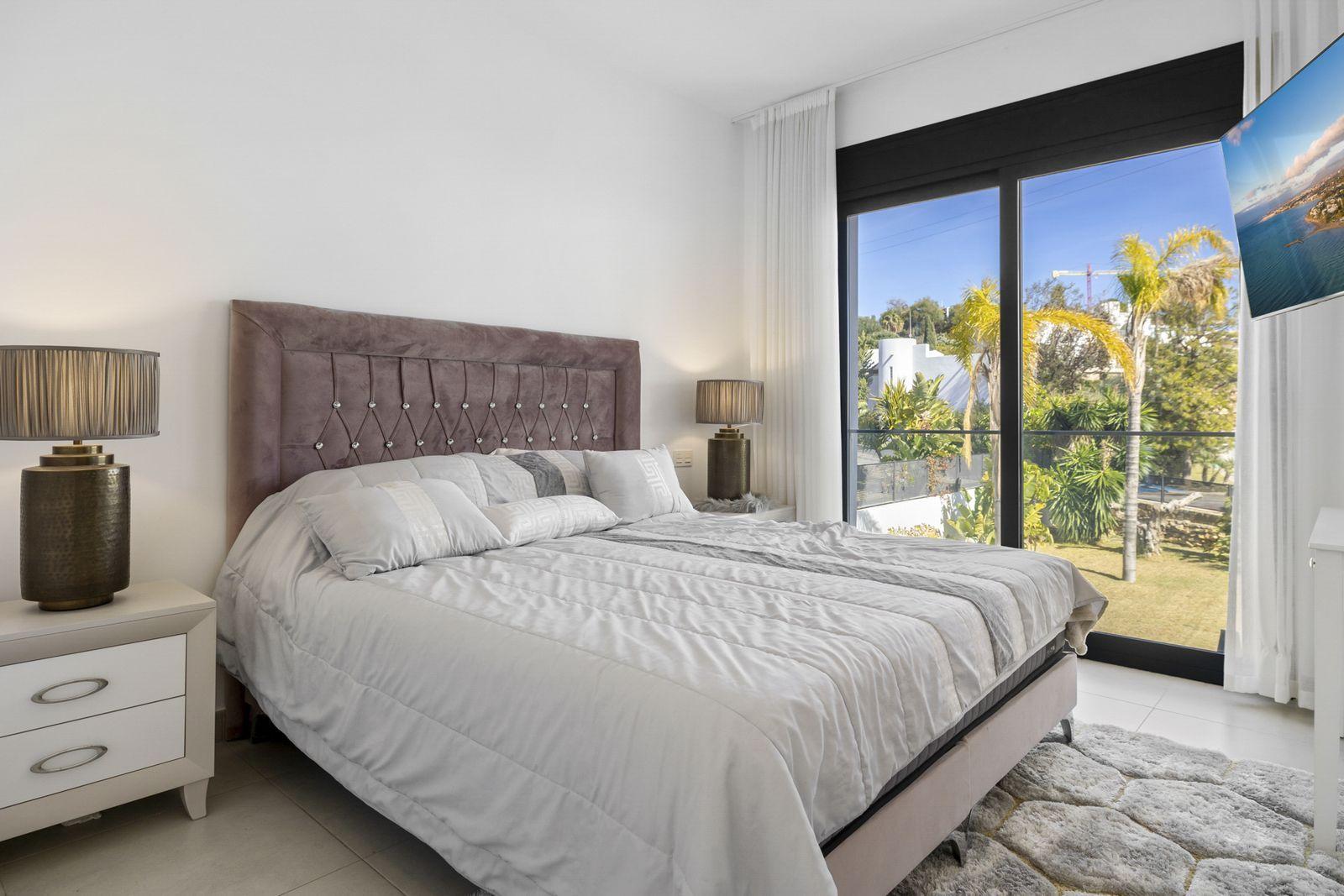 Villa for Sale in Benalmádena