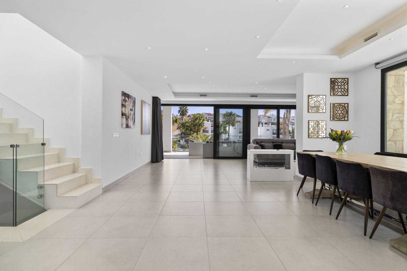 Villa for Sale in Benalmádena