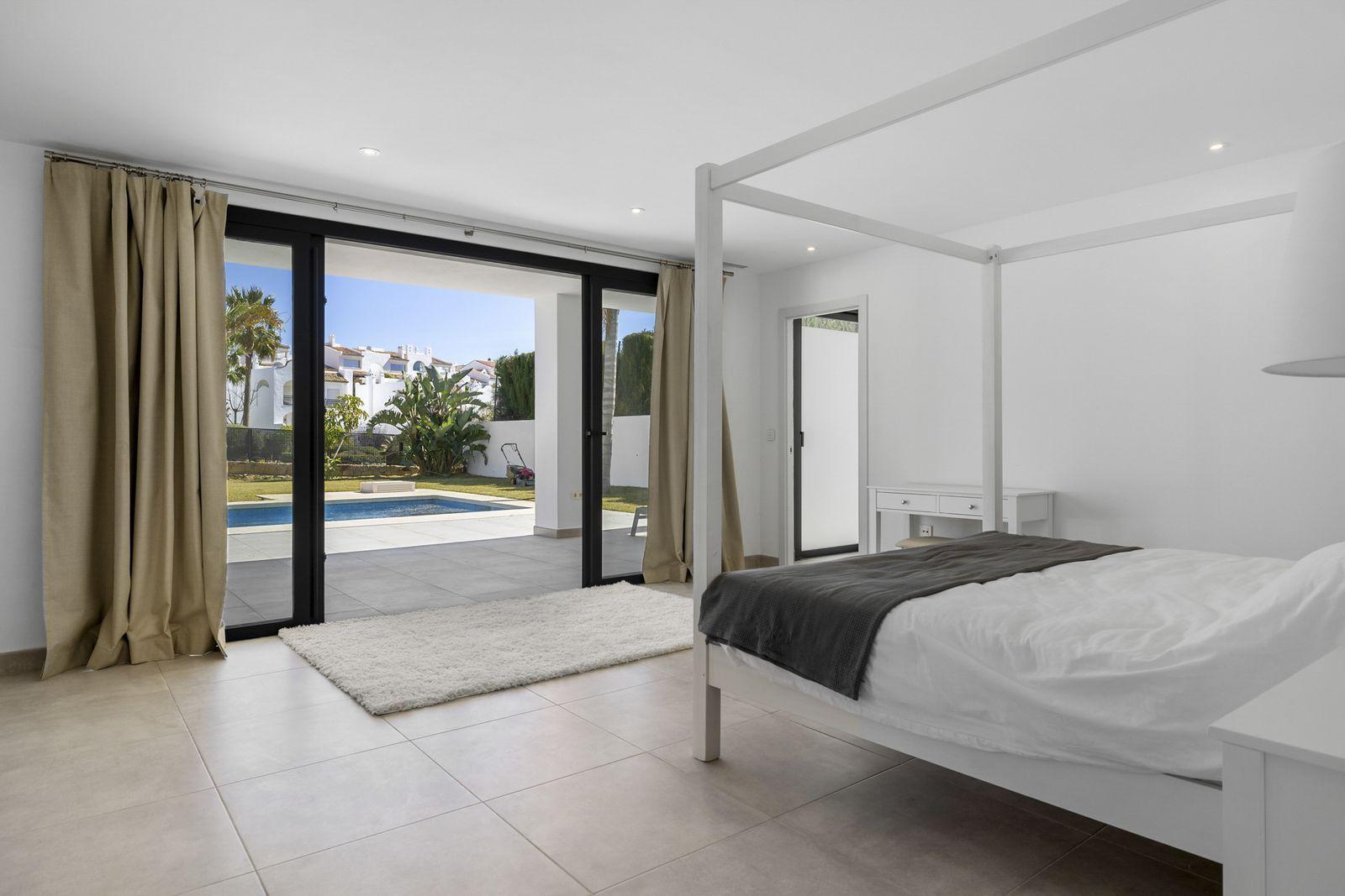 Villa for Sale in Benalmádena
