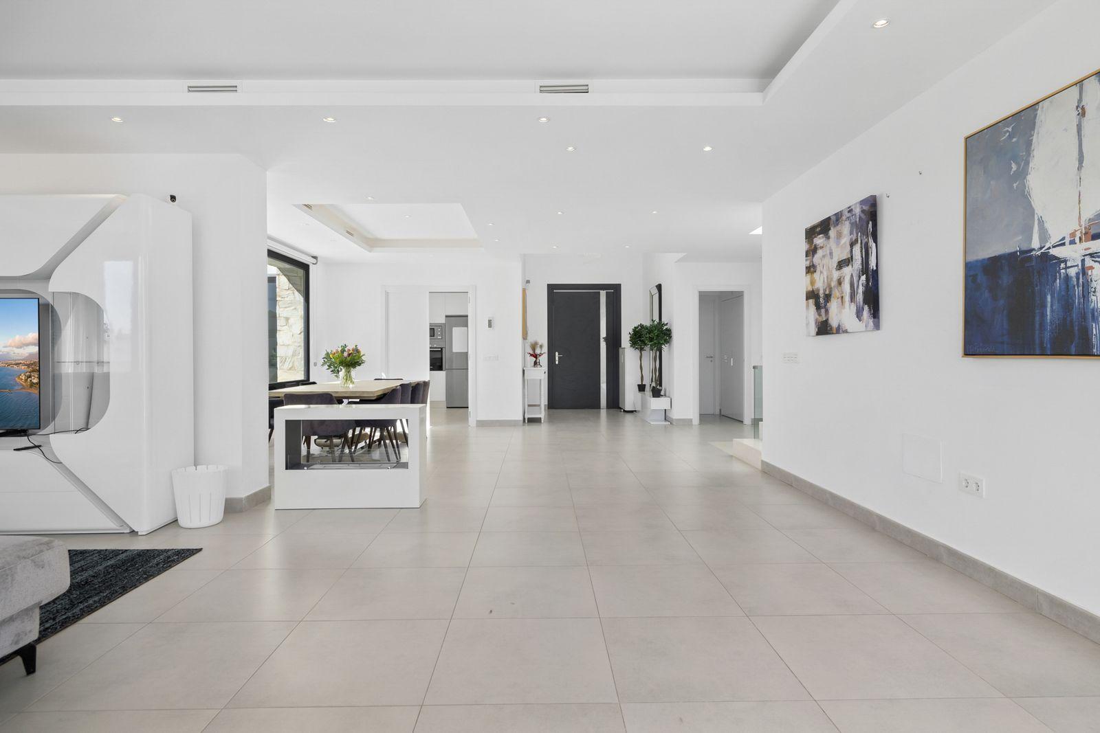 Villa for Sale in Benalmádena