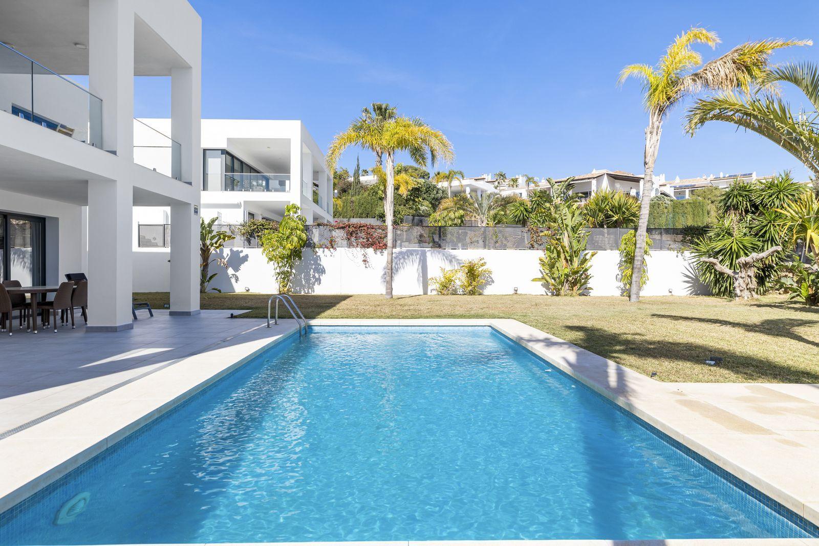 Villa for Sale in Benalmádena