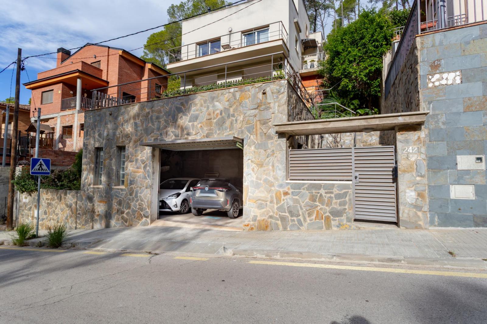 Chalet for Sale in Vallirana